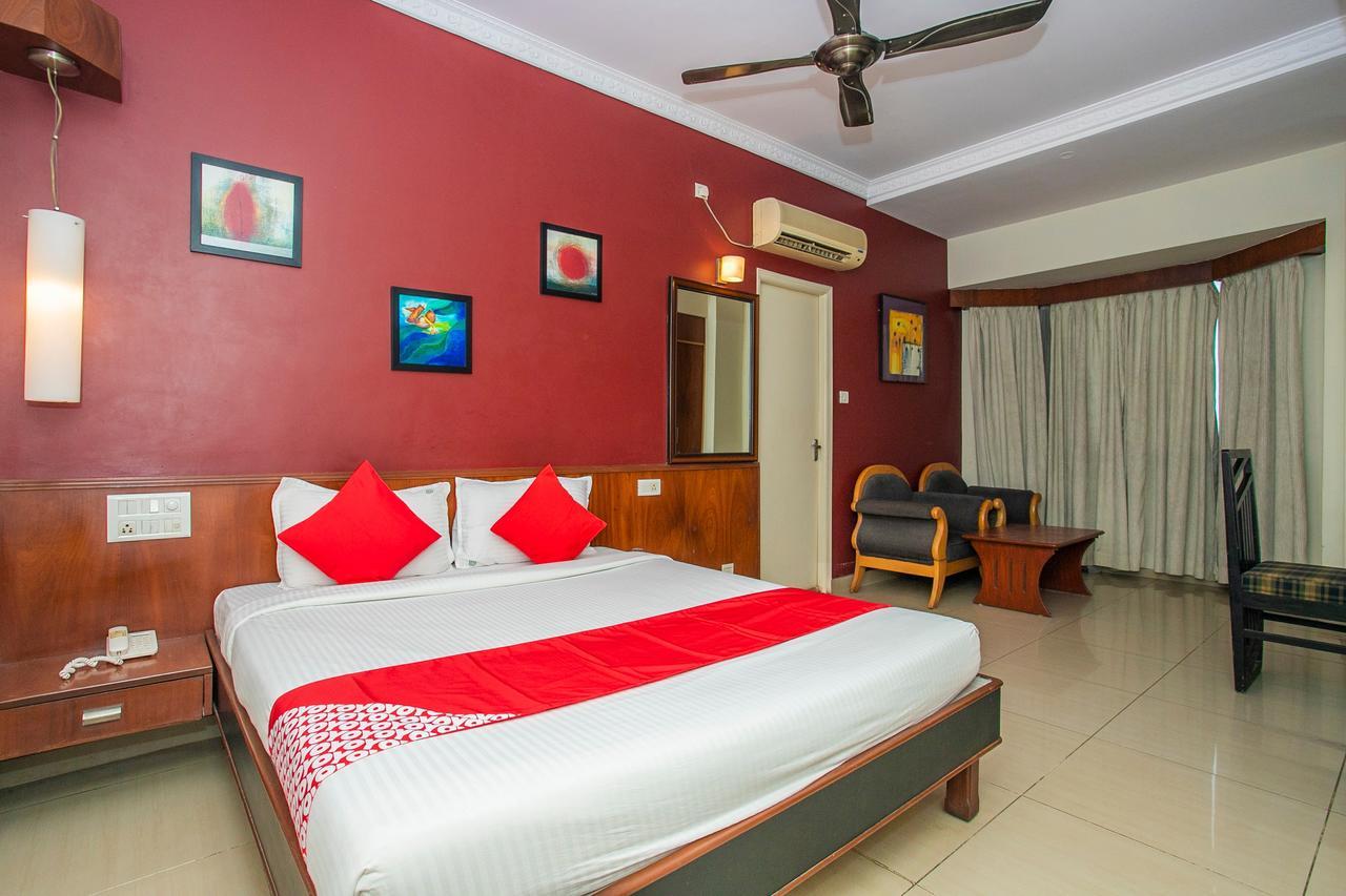 Oyo 18762 Vaishnavi Residency Hotel Bangalore Exterior photo