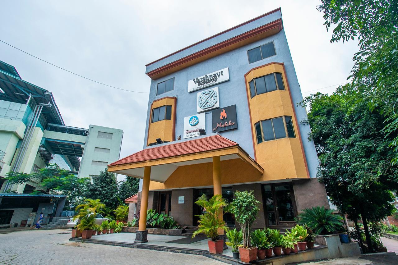 Oyo 18762 Vaishnavi Residency Hotel Bangalore Exterior photo