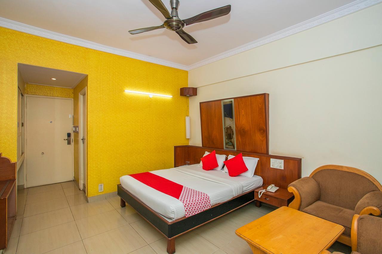 Oyo 18762 Vaishnavi Residency Hotel Bangalore Exterior photo