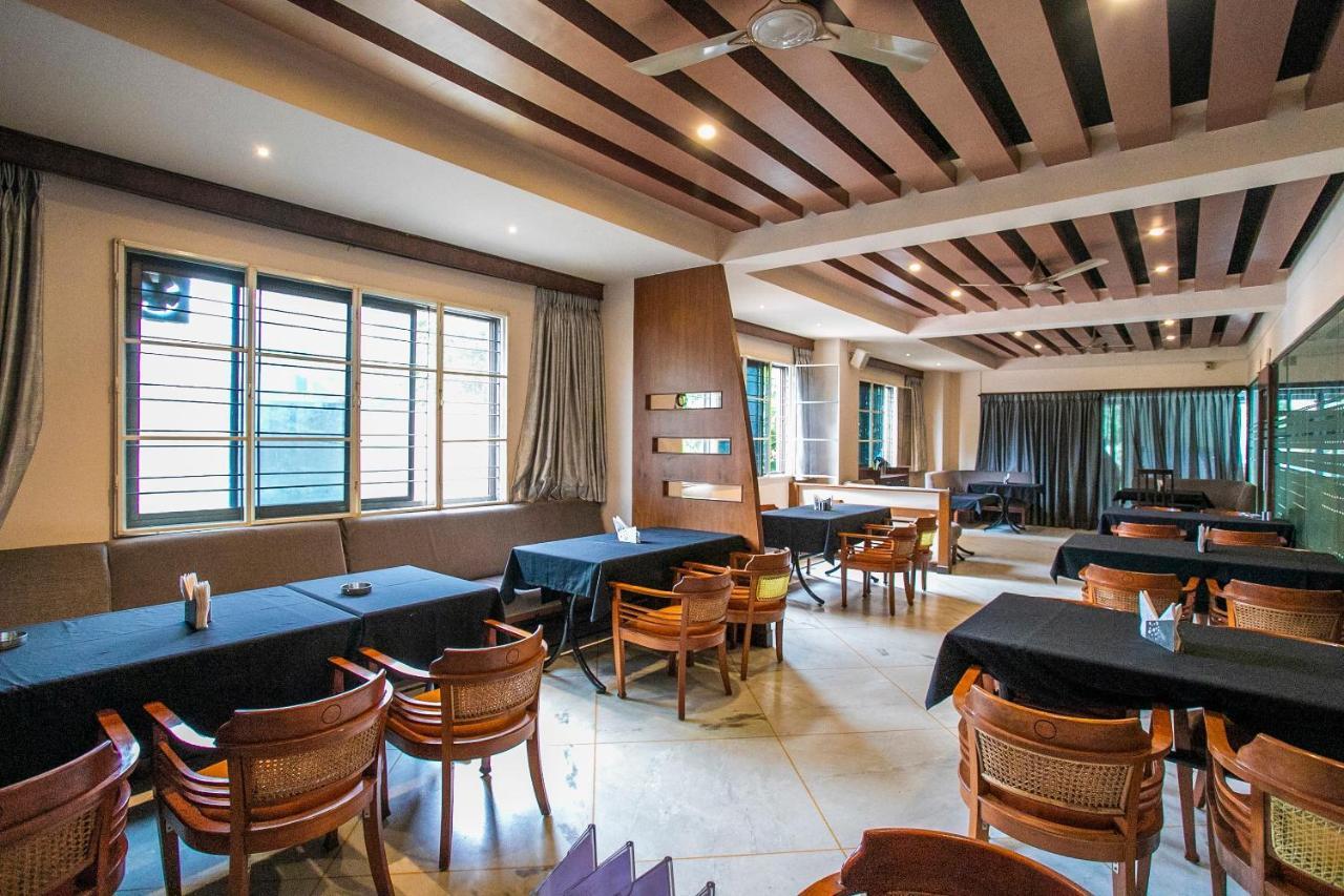 Oyo 18762 Vaishnavi Residency Hotel Bangalore Exterior photo