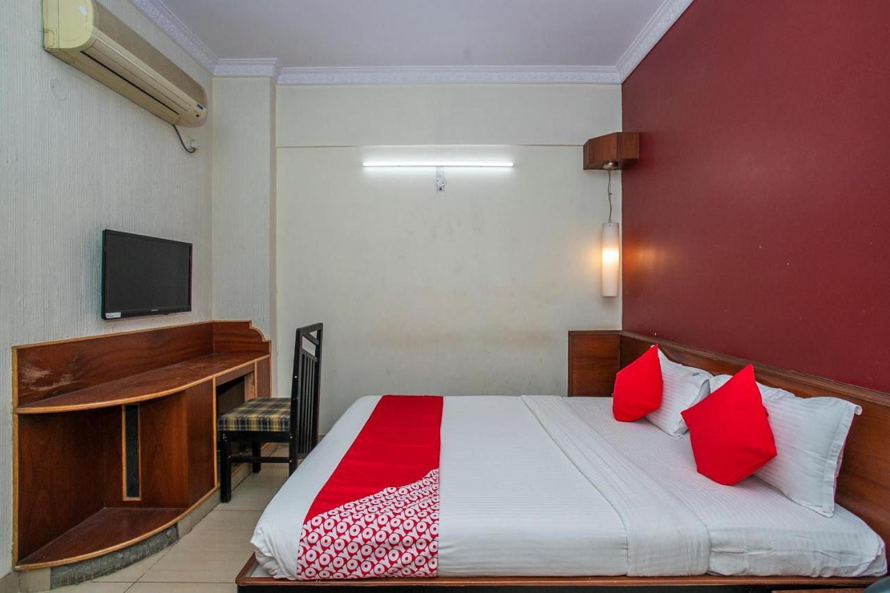 Oyo 18762 Vaishnavi Residency Hotel Bangalore Exterior photo