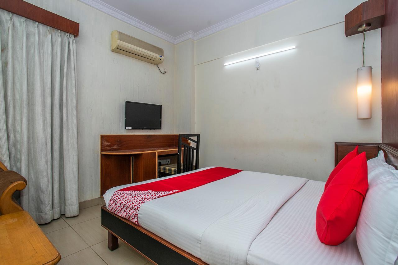 Oyo 18762 Vaishnavi Residency Hotel Bangalore Exterior photo