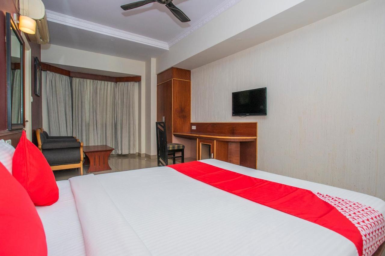 Oyo 18762 Vaishnavi Residency Hotel Bangalore Exterior photo